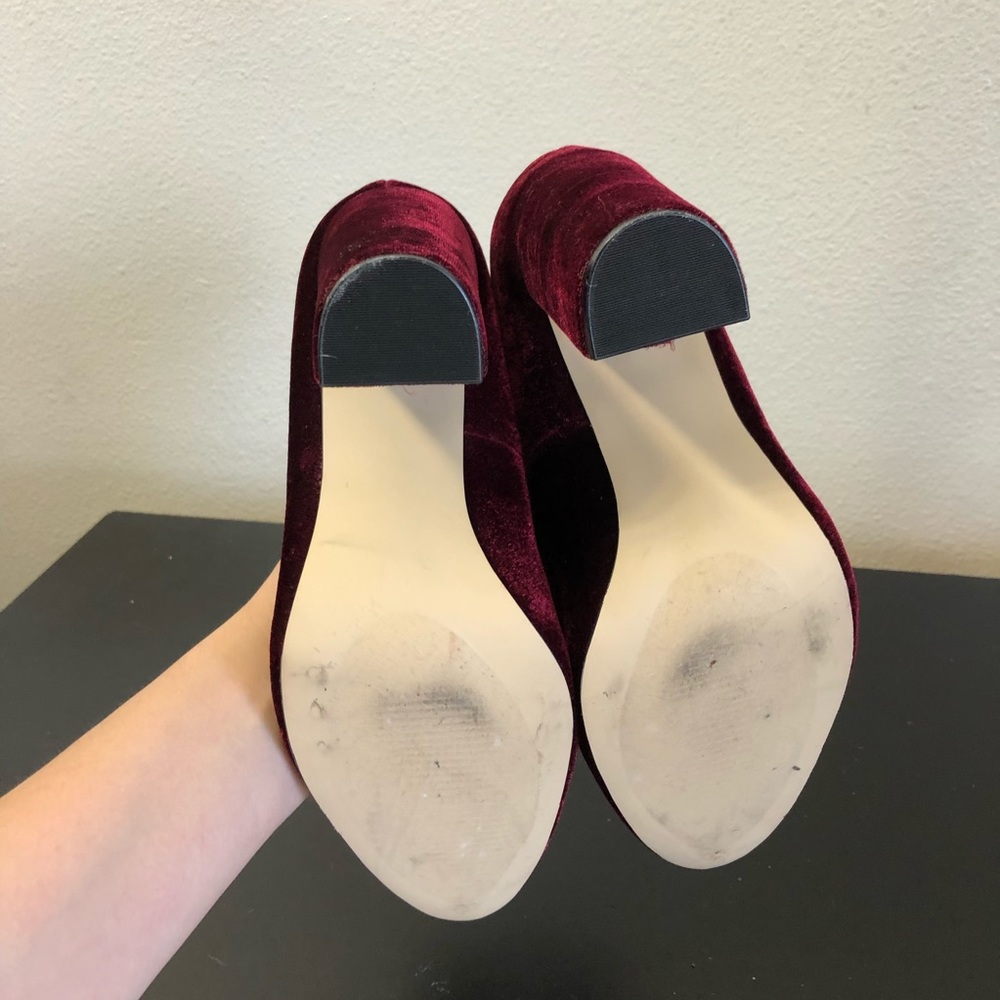 Shoe Dazzle Burgundy Velvet High Heels - Picture 7 of 13